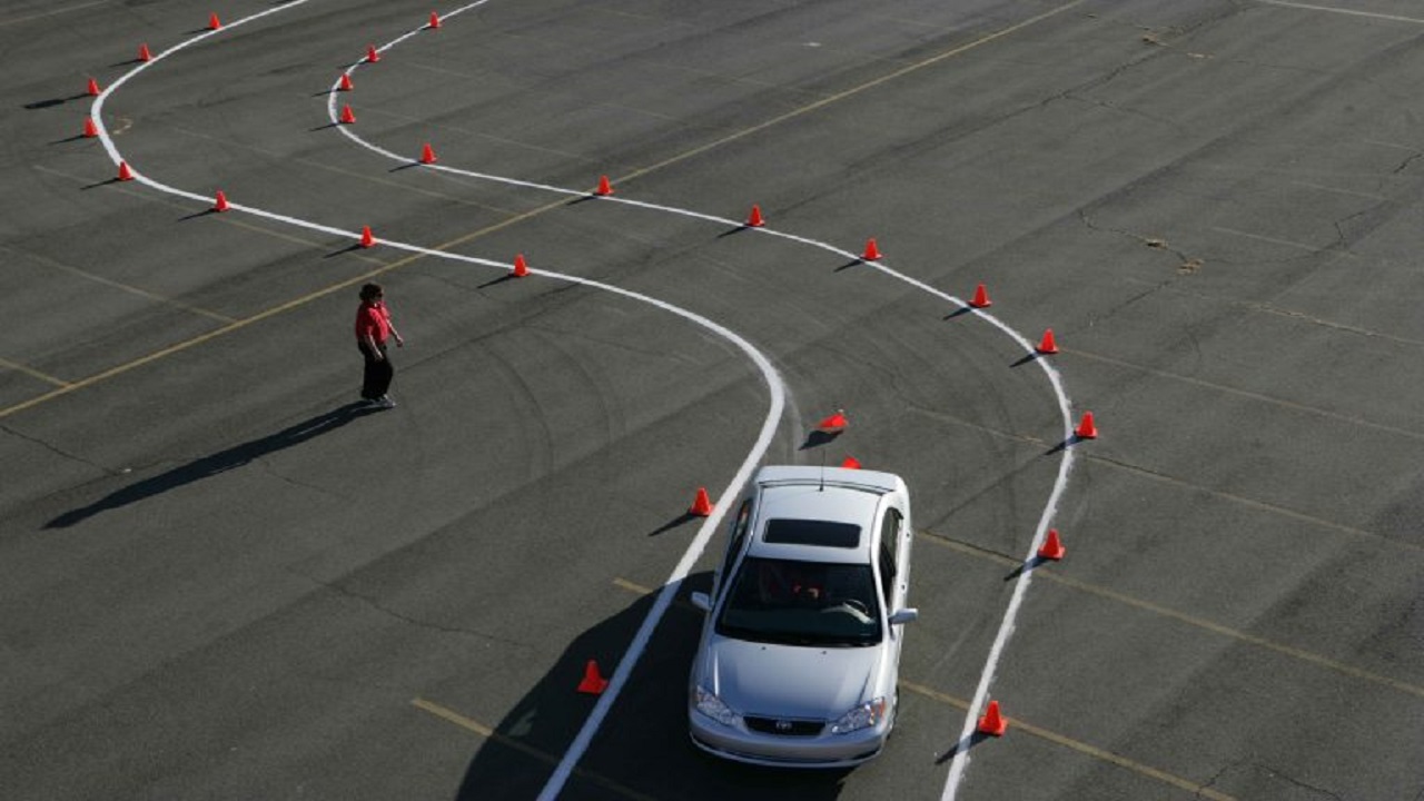 Sürücü Kursu Eğitimleri ile Trafikte Özgüven Kazanmanın Yolları